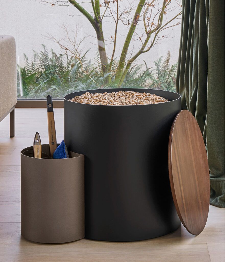 DIXNEUF - duo-reserve-granules-jema-couvercle-bois-ouvert-accessoires-liste-881x1024